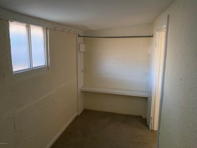 Building Photo - 2233 Ernest St