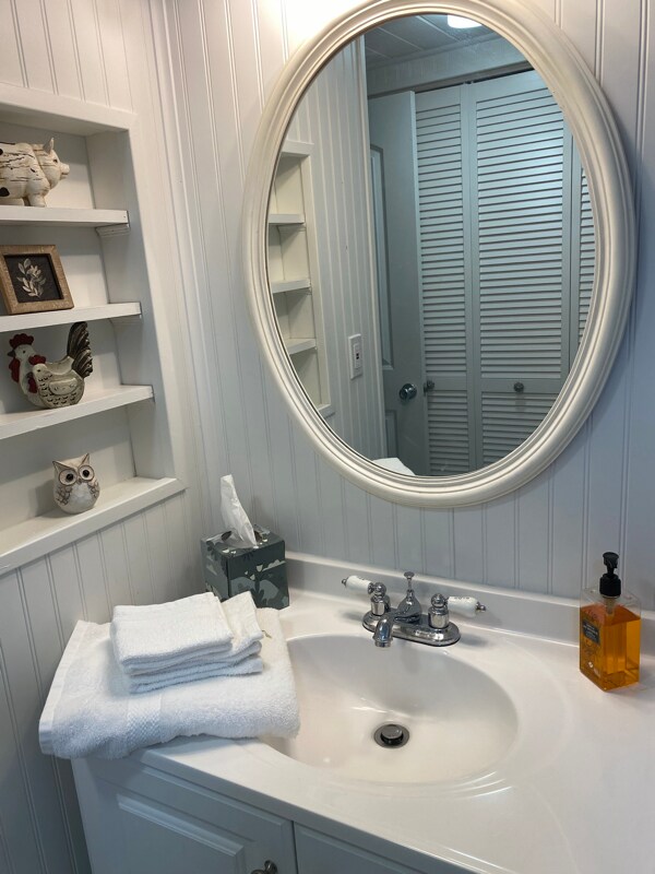 Building Photo - 805 1st St NE