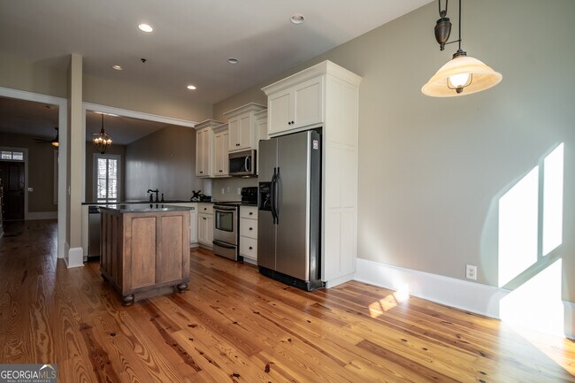 Building Photo - 83 Charter Oak Dr