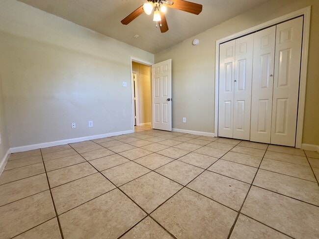 Building Photo - 1736 Flood St