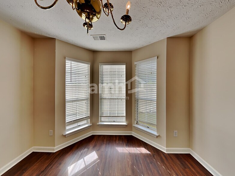 Building Photo - 170 Taggart Run NW