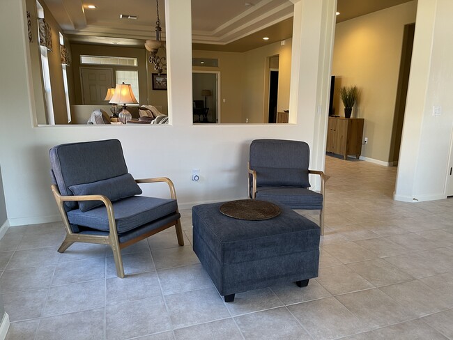 Building Photo - 5138 W Desert Eagle Cir