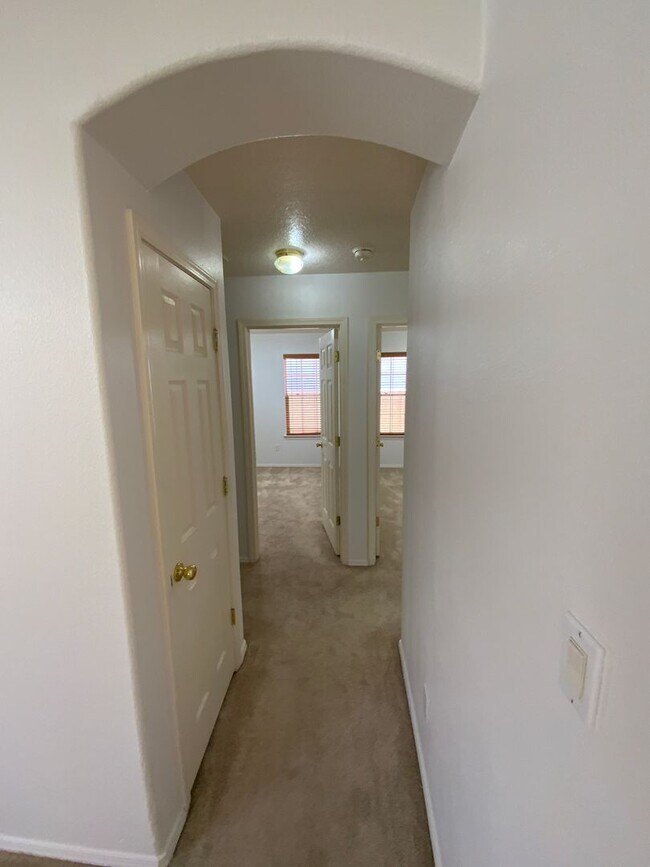 Building Photo - 3 Bedroom Single Story Home Available Near...