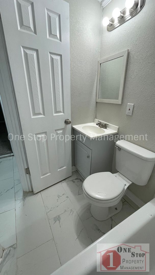 Building Photo - Beautiful 4 Bedroom 2 Bathroom Home in Kan...