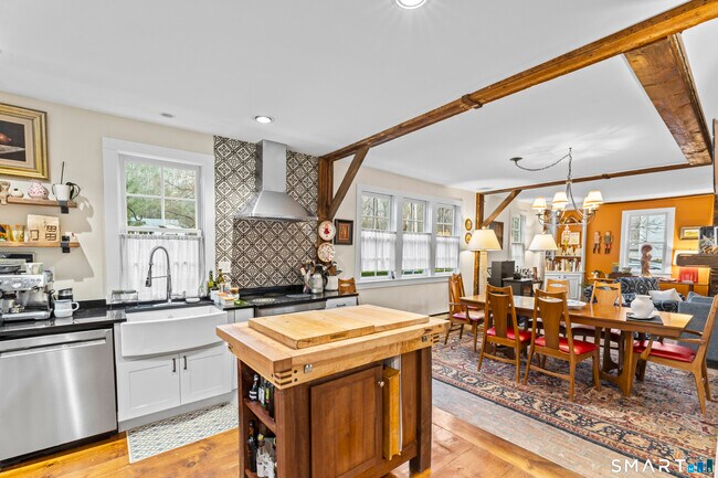 Building Photo - 21 Old Mill Rd