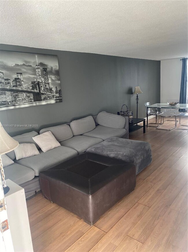 Primary Photo - 1732 Meridian Ave