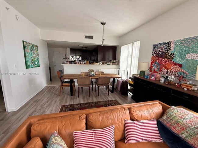 Building Photo - 10 Aragon Ave