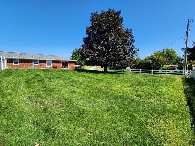 Building Photo - 4433 E Evans Ave