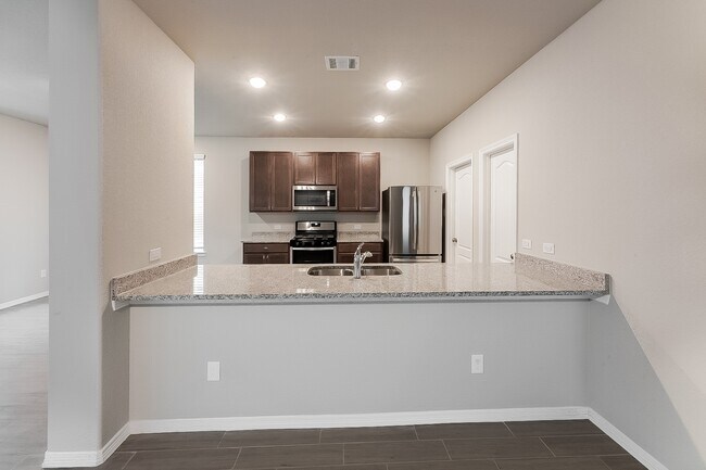 Building Photo - 25542 Valverdant Ct