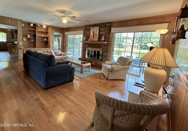 Building Photo - 7540 Hollyridge Rd