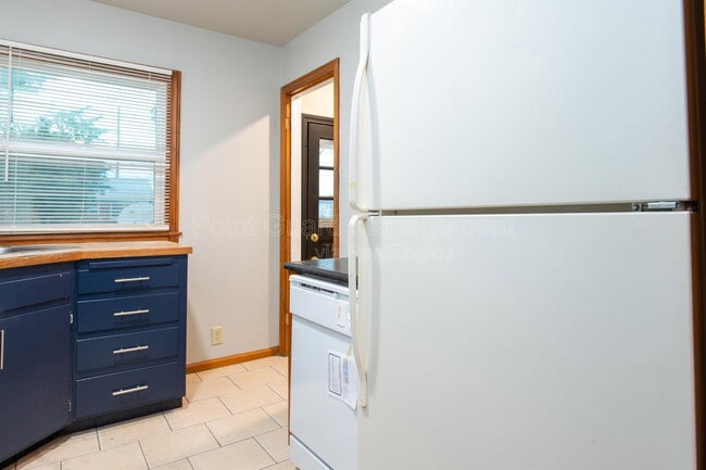 Building Photo - 6102 E Oakwood Dr