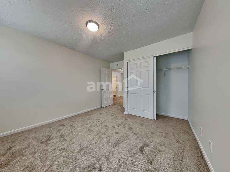 Building Photo - 3202 Meadoway Ct