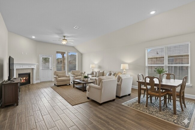 Building Photo - 15323 Holloway Hls Trl