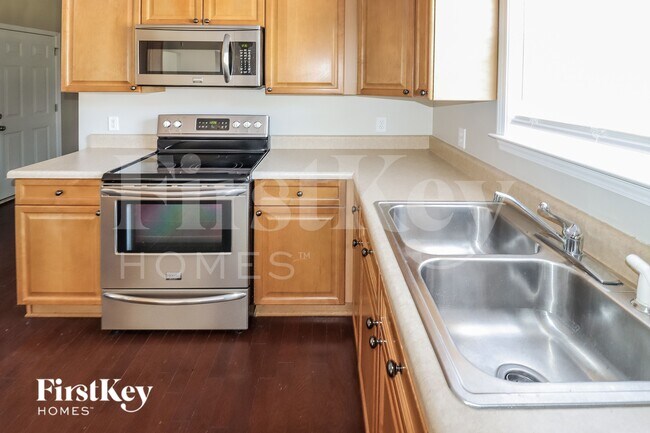 Building Photo - 936 Old Cahaba Dr