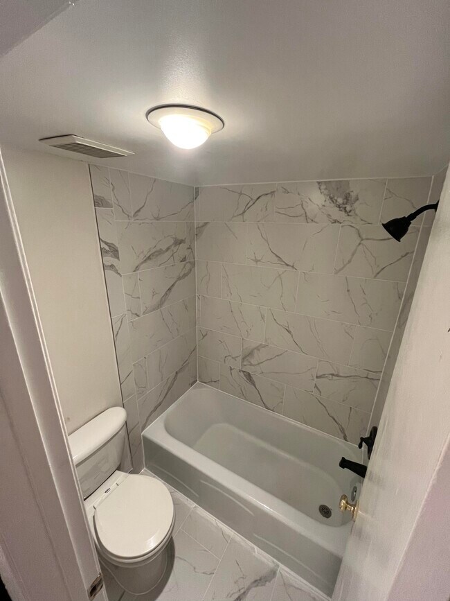 Building Photo - 1756 Corcoran St NW