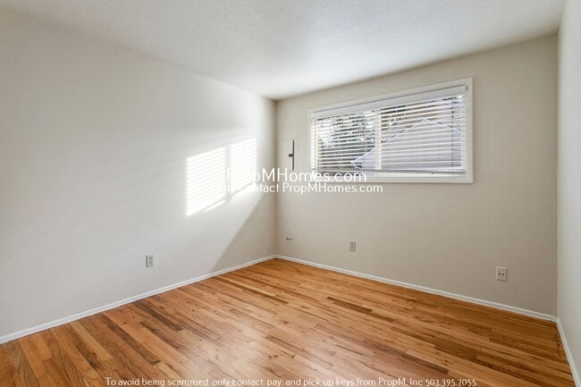 Building Photo - Charming 2 Bedroom Duplex in SW Portland!