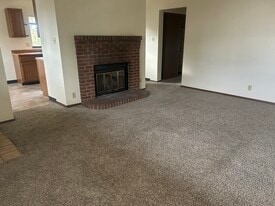 Building Photo - 4022 Garden Ct