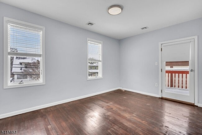 Building Photo - 323 Van Houten Ave