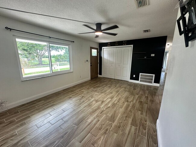 Building Photo - 2781 Fulford St