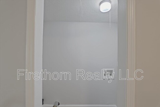 Building Photo - 2528 Luz Dr