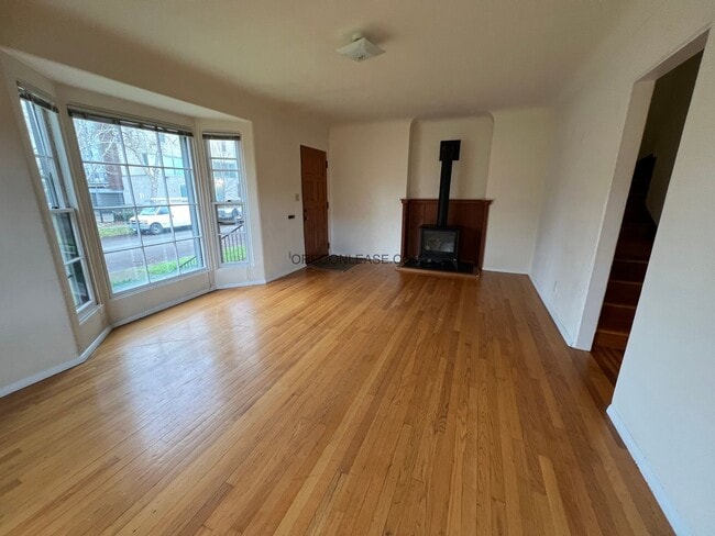 Primary Photo - 2 Bedroom 2 bath downtown apartment availa...