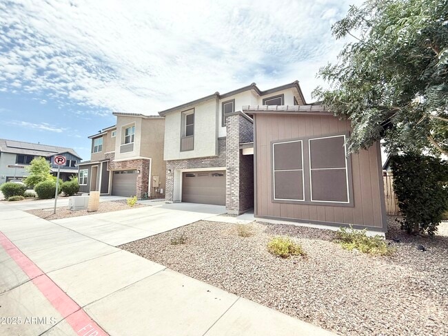 Building Photo - 735 W Derringer Way