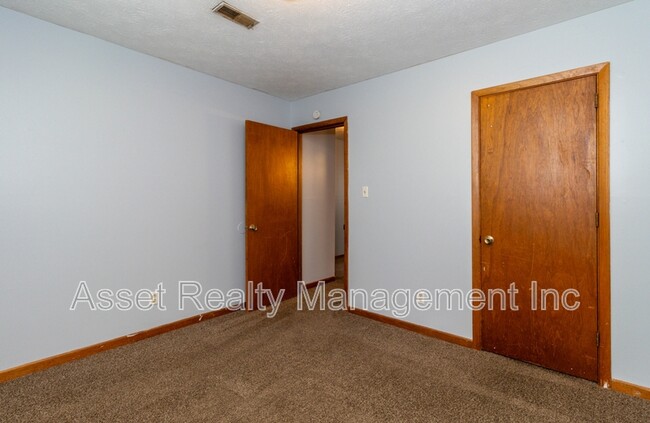 Building Photo - 5017 Inskip Rd