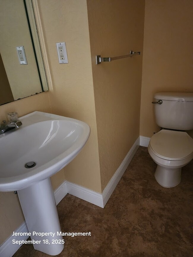 Building Photo - 5011 Sunridge Palms Dr