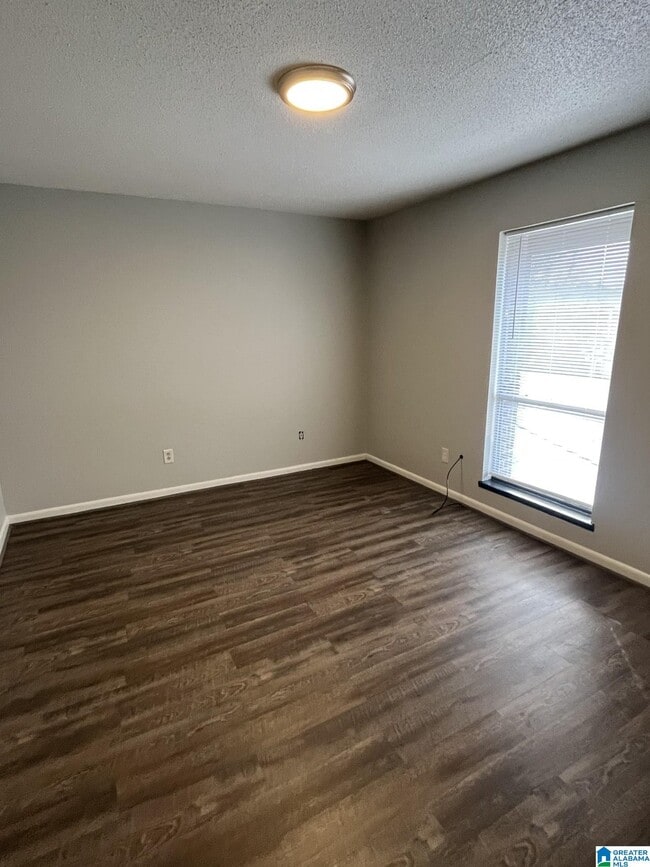 Building Photo - 1340 32nd St S