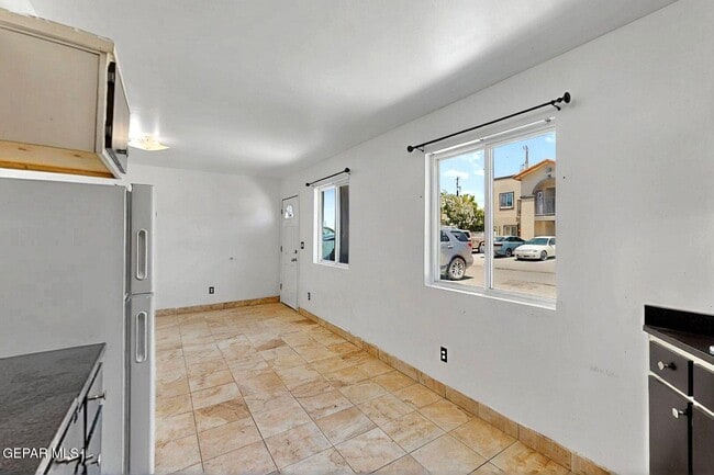 Building Photo - 540 N Yarbrough Dr