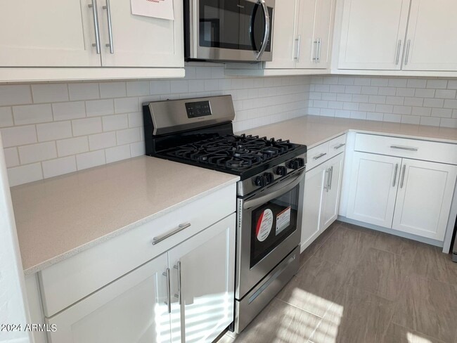Building Photo - 4077 S Sabrina Dr