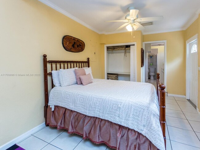 Building Photo - 5524 Garfield St