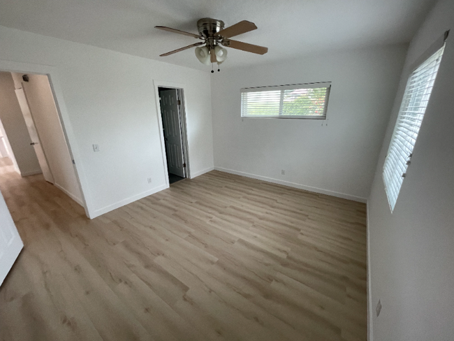 Building Photo - 405 Beaumont Dr
