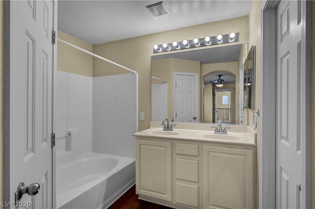 Building Photo - 12052 Hathaway Pines Dr