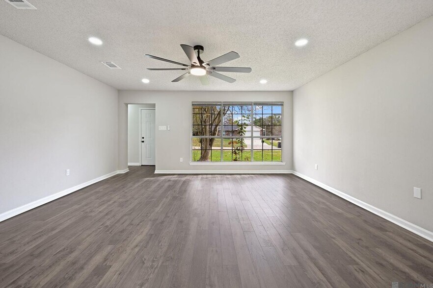 Building Photo - 8724 Metairie Dr