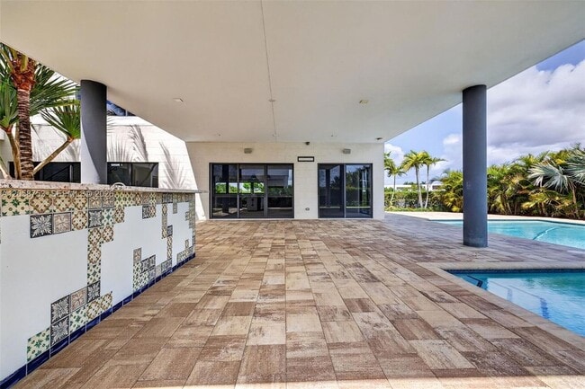 Building Photo - 16709 Botaniko Dr N