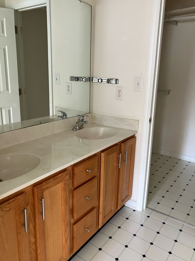 Building Photo - 113 St Ayers Way