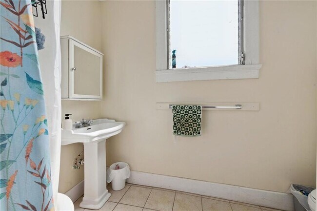 Building Photo - 7710 Plum St