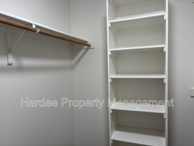 Building Photo - 1422 Allante Pl