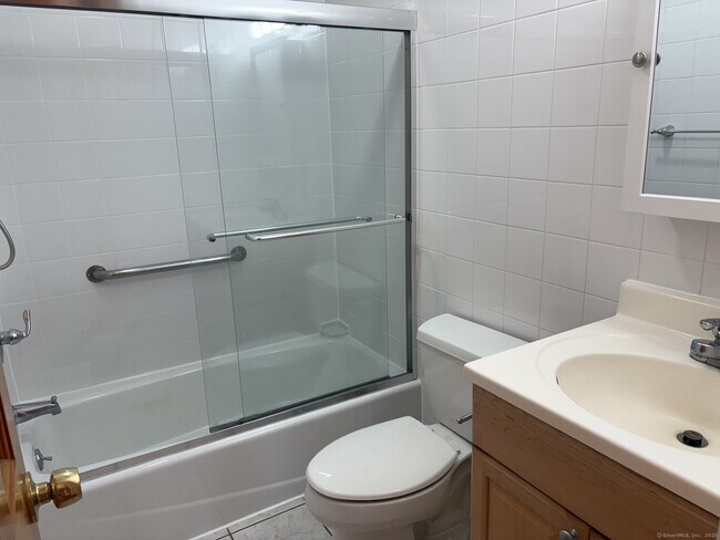 Building Photo - 88 Garden Dr