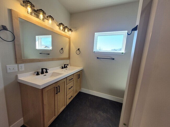 Building Photo - Cannery Crossing #2