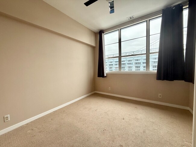 Building Photo - 3 N Christopher Columbus Blvd