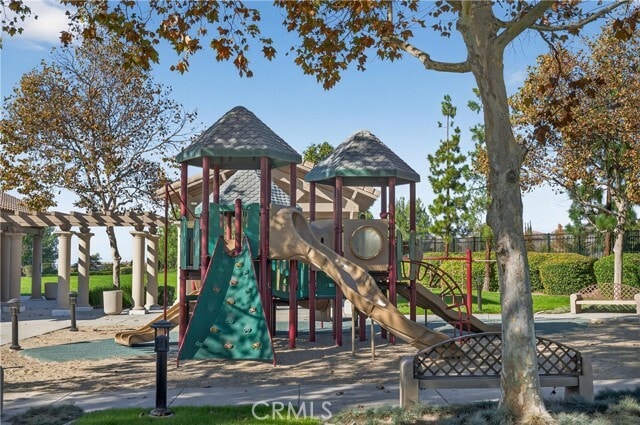 Building Photo - 16154 Skyridge Dr