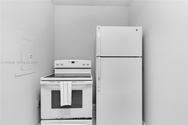 Building Photo - 427 NE 107th St