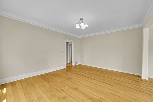 Building Photo - $3,400.00, 4 bed, 3 bed, located in Denver...