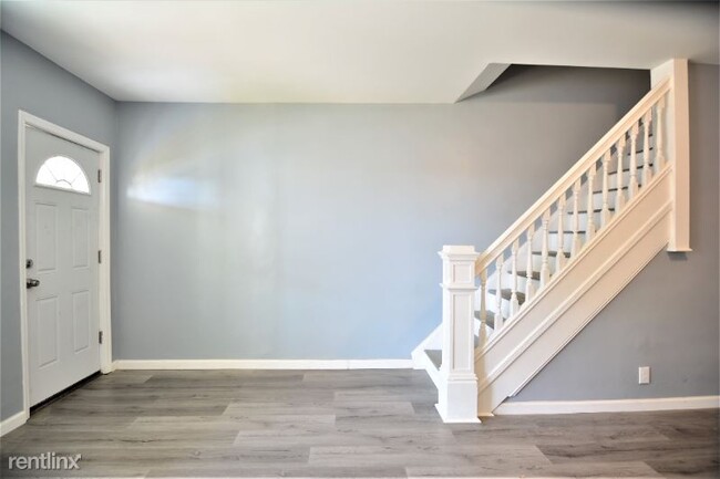 Building Photo - 4 br, 1 bath House - 322 Hanover Ave