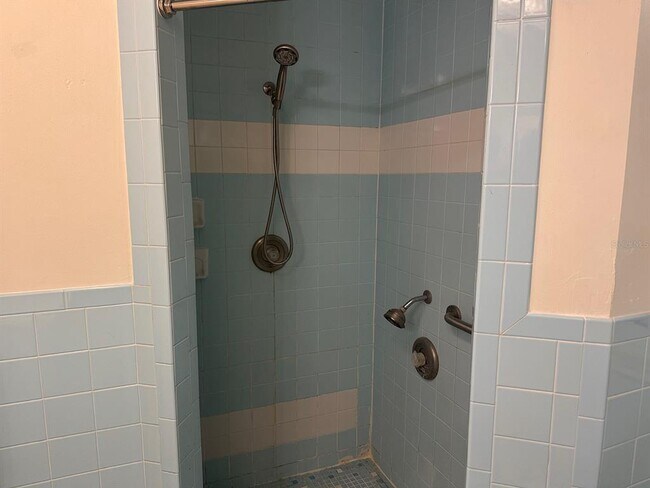 Building Photo - 424 Wildwood Way