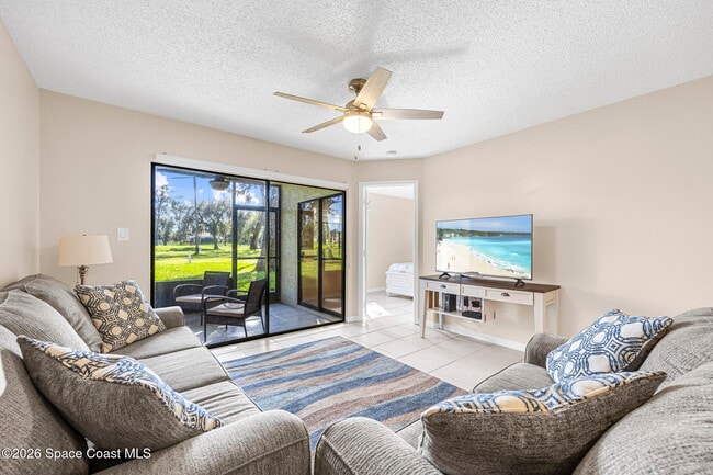 Building Photo - 1141 Country Club Dr