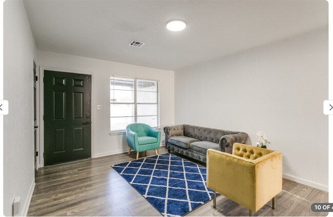 Building Photo - ASK ABOUT OUR VALENTINES DAY MOVE-IN SPECI...