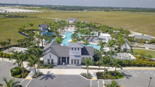 Building Photo - 15120 Wildwood Cir